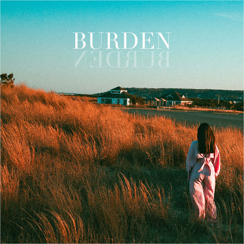 Júlia Machado, capa de "Burden"