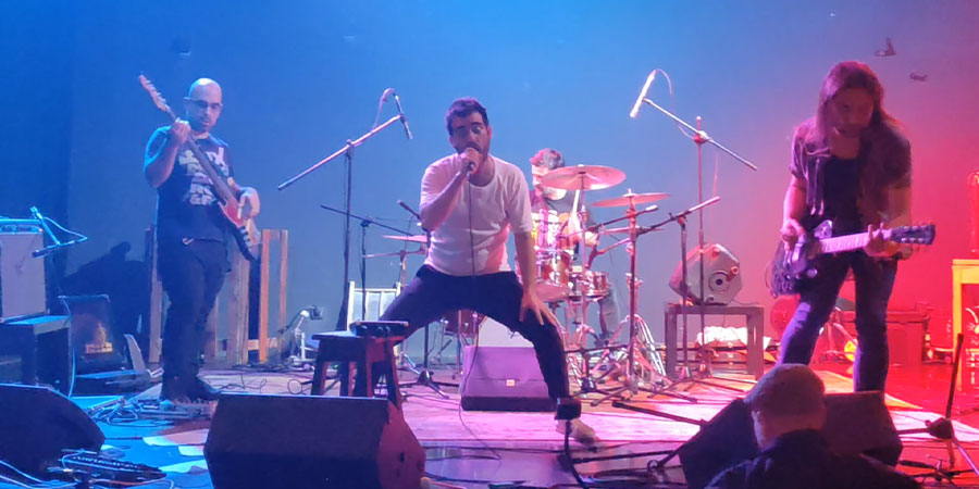 Imagem - Marlon Ruivo lançam “Styrofoam”: punk poético entre escombros e protestos 2 Marlon Ruivo ao vivo