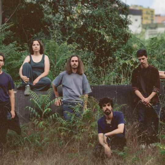 Human Natures, apresentação de "Electric Dreams"