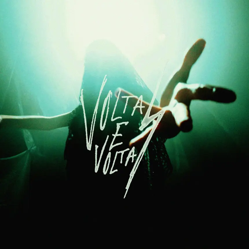 Xico Gaiato, capa do single "Voltas e Voltas". Crédito Fotografia: André Ivo e Afonso Pereira