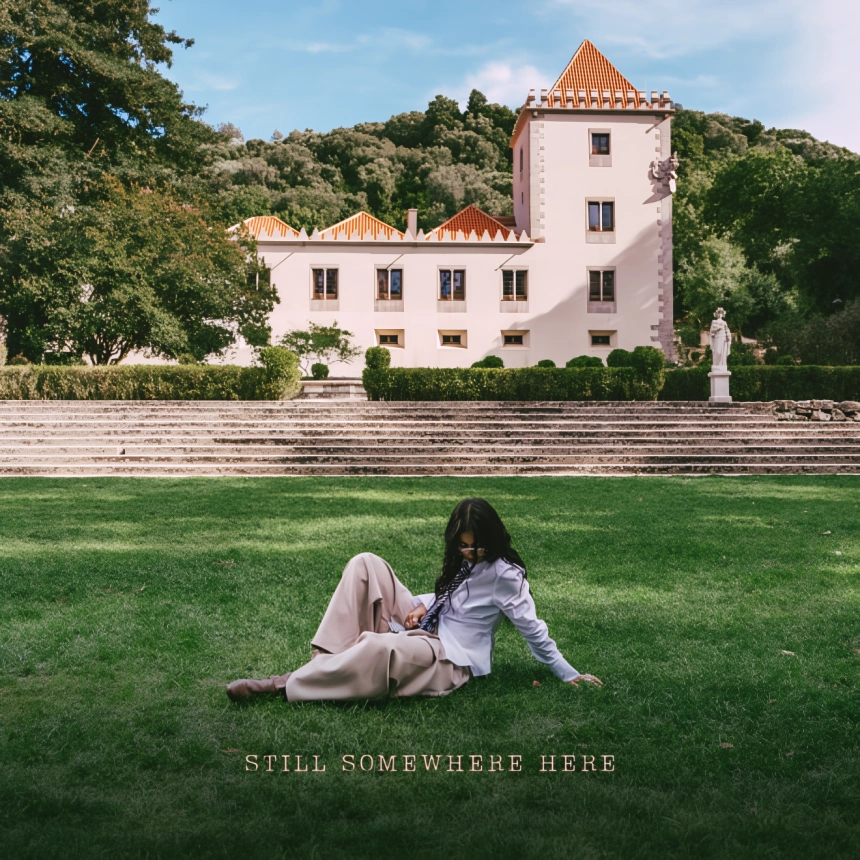 Imagem - Sofia Camara anuncia o novo EP Still Somewhere Here, disponível a 9 de outubro 2 Sofia Camara. Capa do álbum "Still Somewhere Here"
