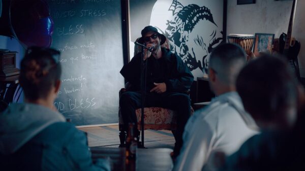 Versus O.K.S. , cut do video de "God Bless"