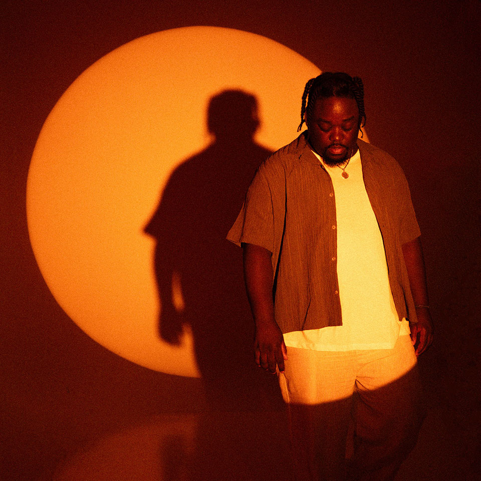 Ivandro, capa de "Amanheceu"