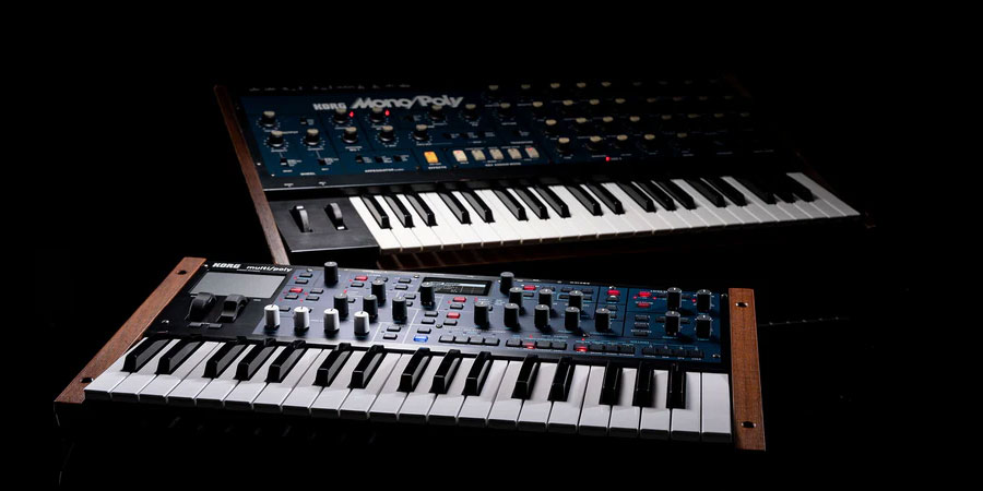 multi/poly e o clássico mono/poly em background.