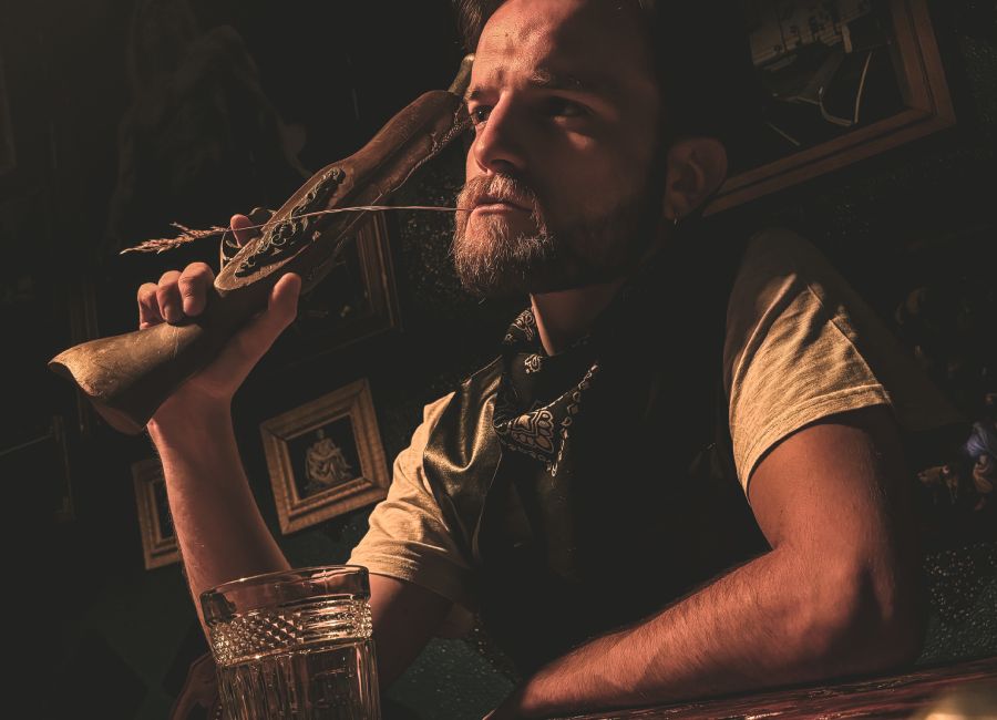 Louro, Wildchains. Photoshoot do clip "Choke on Shame (Shameless Version)".