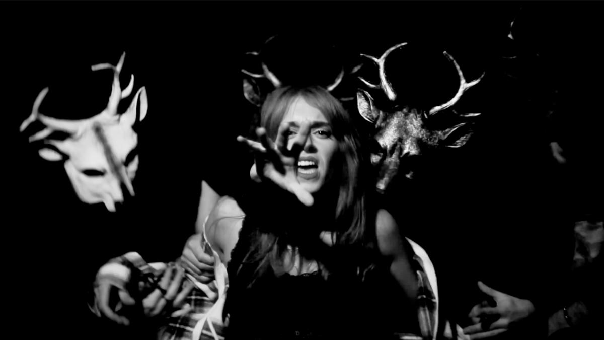 Wildchains, "Taxidermy"