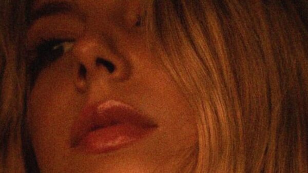 Foto Jazzy Moon capa Caught in The Middle