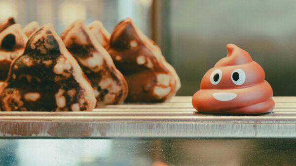 Emoji na vitrine. Crédito Fotografia: Khanh Nguyen, Pexels