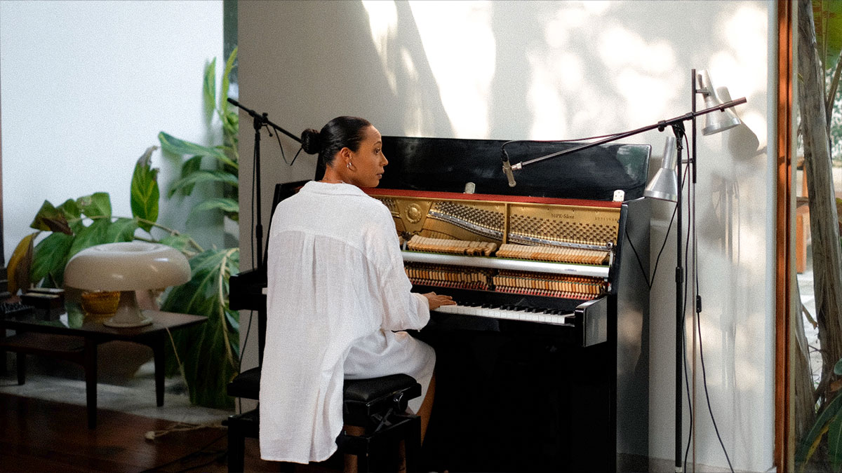 Gisela Mabel ao Piano