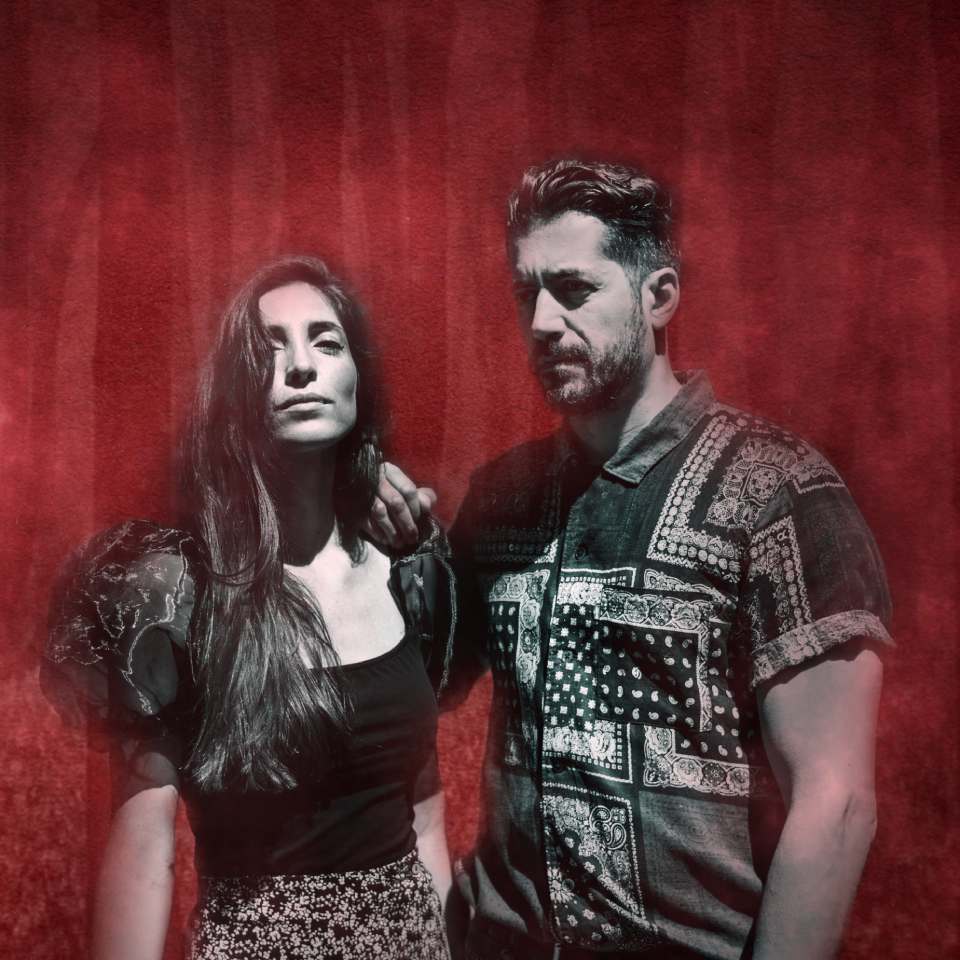 Imagem - MIRANDA estreia-se com "A New Beginning", primeiro single do álbum Un_Love 1 MIRANDA, capa do single "A New Beginning". João P. Miranda e Rita Rice.