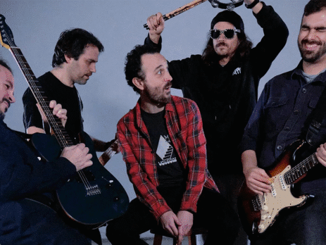 The Quiet Bottom lançam álbum "Little Things"