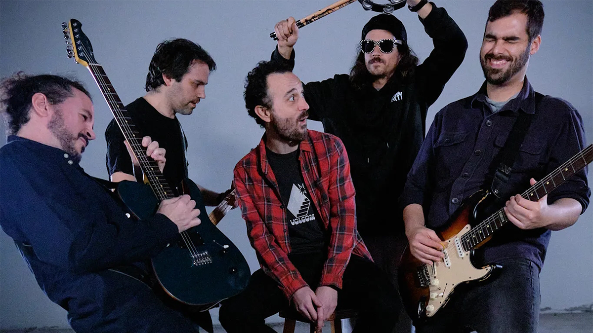 The Quiet Bottom lançam álbum "Little Things"