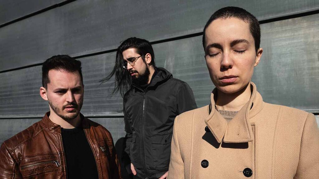 Rei Bruxo "O Quarto Fechado" chega como álbum-livro experimental