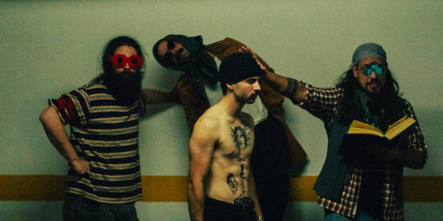 Imagem - Traz os Monstros apresentam "Pilates" 14 Traz os Monstros